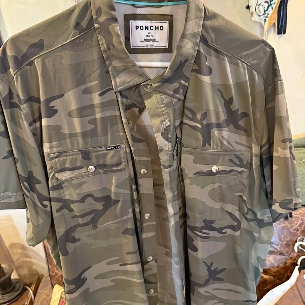 Poncho Men's Green Camo Casual Button Down Shirt